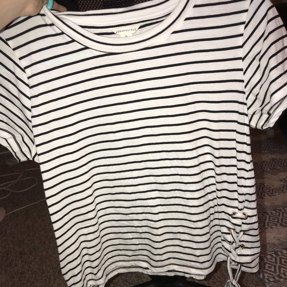 ✌🏻Aeropostale side lace up t